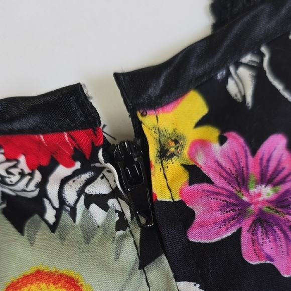 Hell Bunny Flloral Skull Buster Corset Top Size Large - Picture 4 of 8